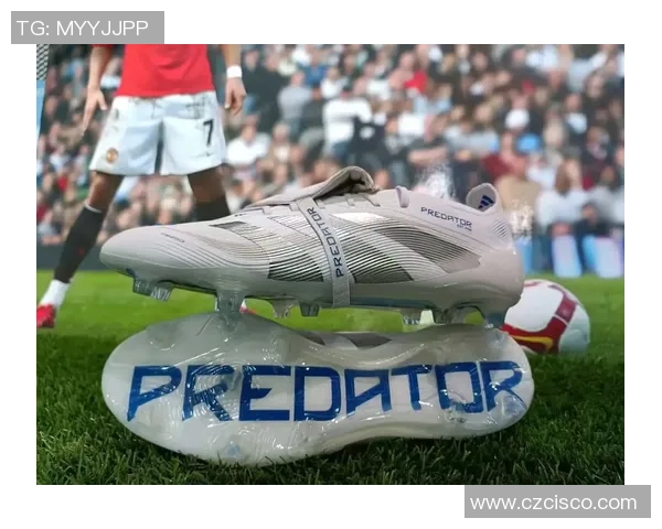 球星如何穿着落场足球鞋助力表现 解读专业球鞋选择与穿法技巧